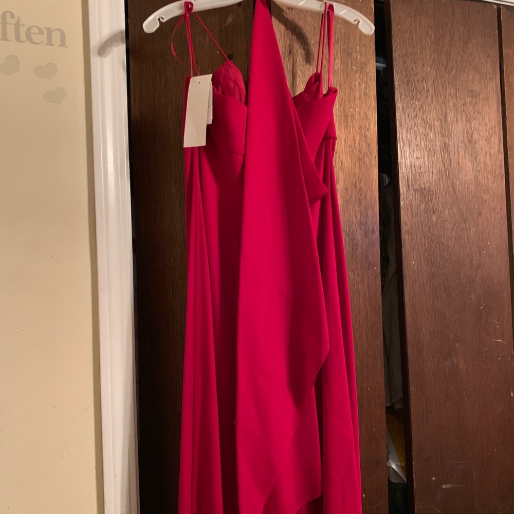 Hasn’t been worn. Still has tags on it